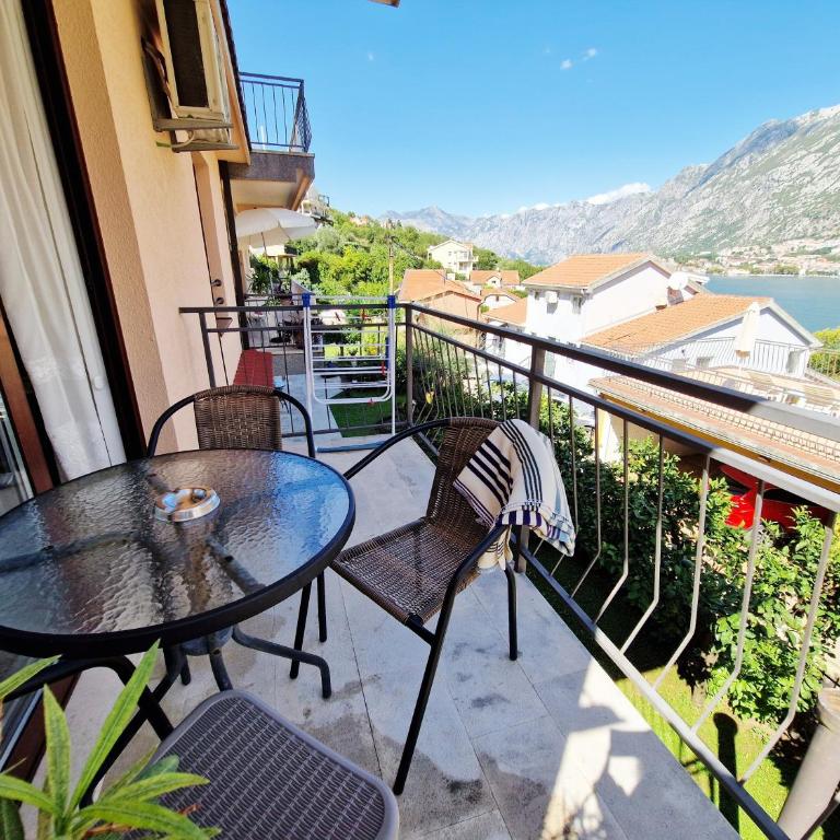 Apartments Andrija - Two-Bedroom Apartment with Balcony and Sea View - 6