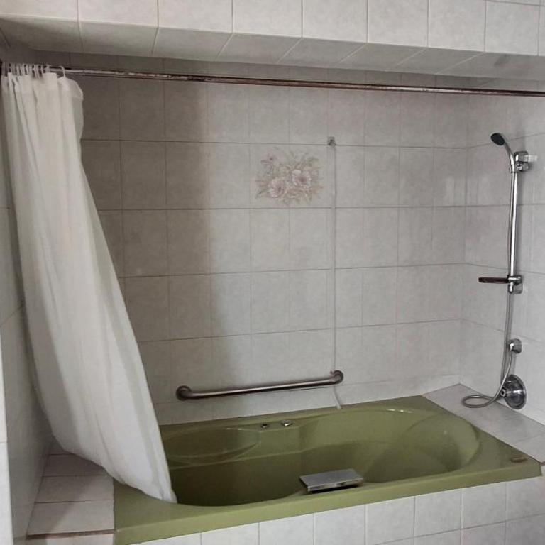 Albergue AH - Deluxe Queen Room - 16