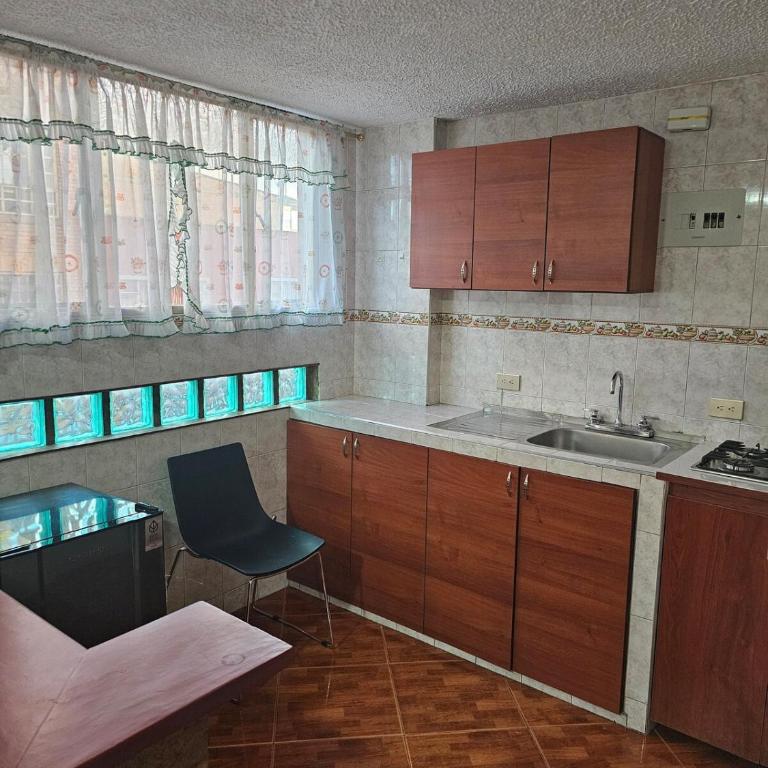Confortable apartamento tercer piso, cerca al Aeropuerto El Dorado - Apartamento de 2 dormitorios - 4