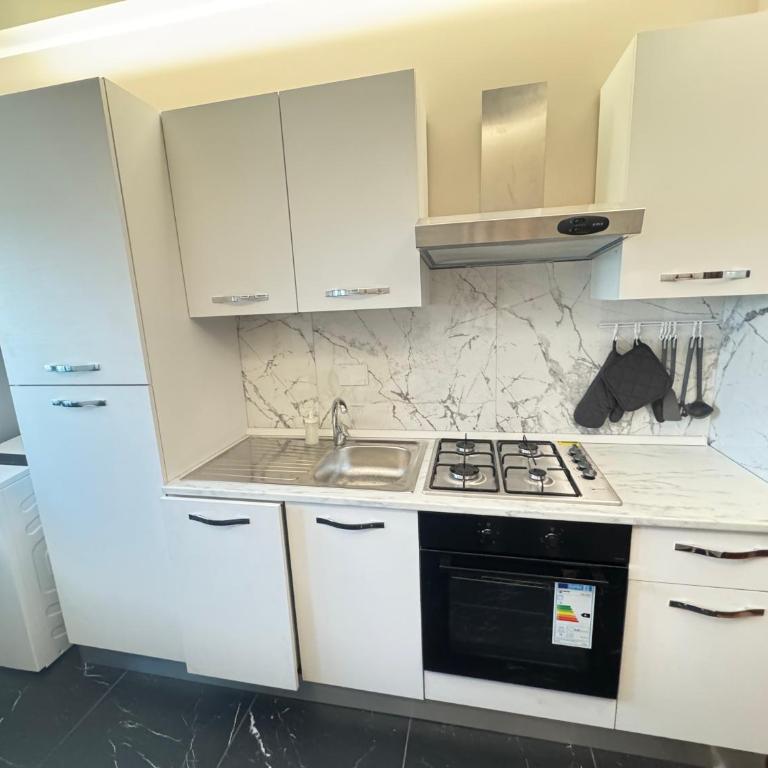 Olimpus Luxury Stays - Two-Bedroom Deluxe Apartment with Balcony - 10