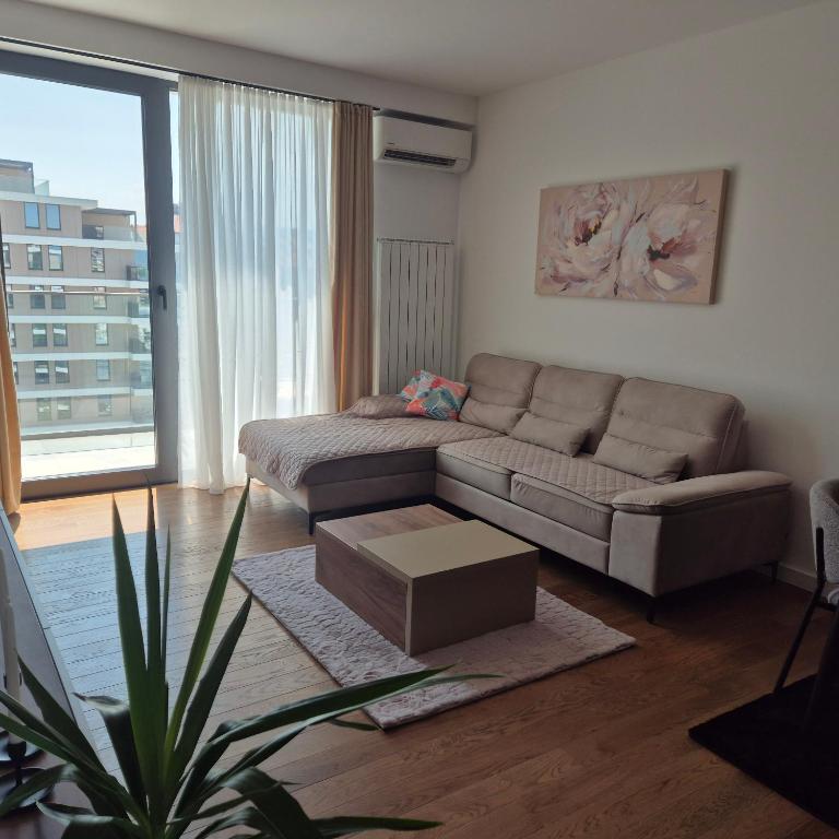 V i N Boutique Apartment - One-Bedroom Apartment - 10