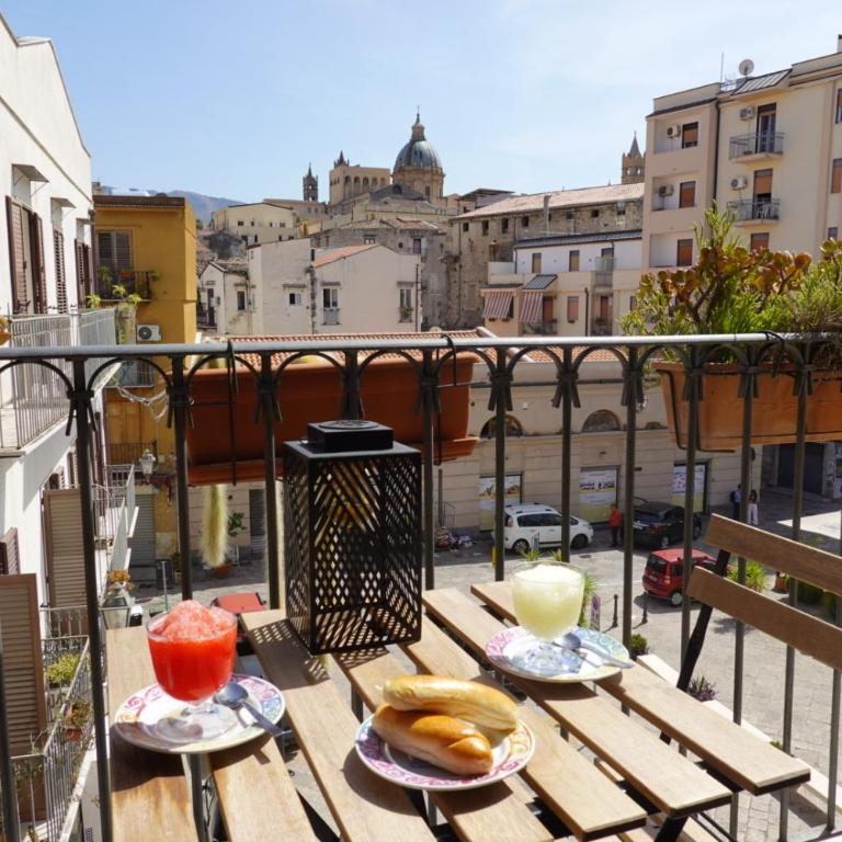 Santa Maruzza - Apartment with Balcony View, 5 Min Walk to Teatro Massimo & Cathedral - Appartamento con 2 Camere da Letto - 2