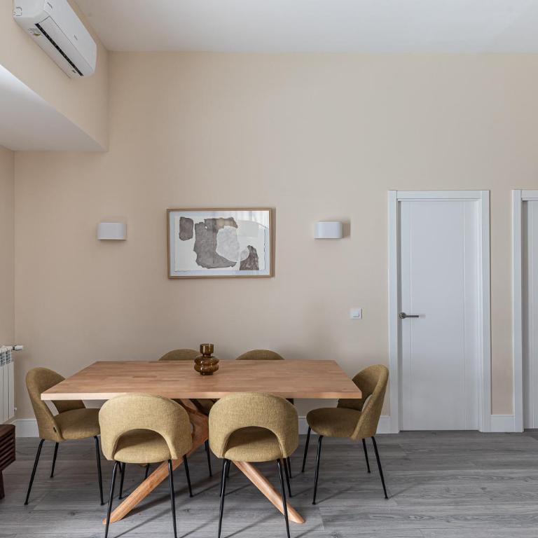 Waou Glam II Plaza España - Three-Bedroom Apartment - 6