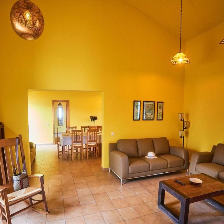 Spacious Holiday Home in La Oliva - Casa de vacaciones de 5 dormitorios - 2