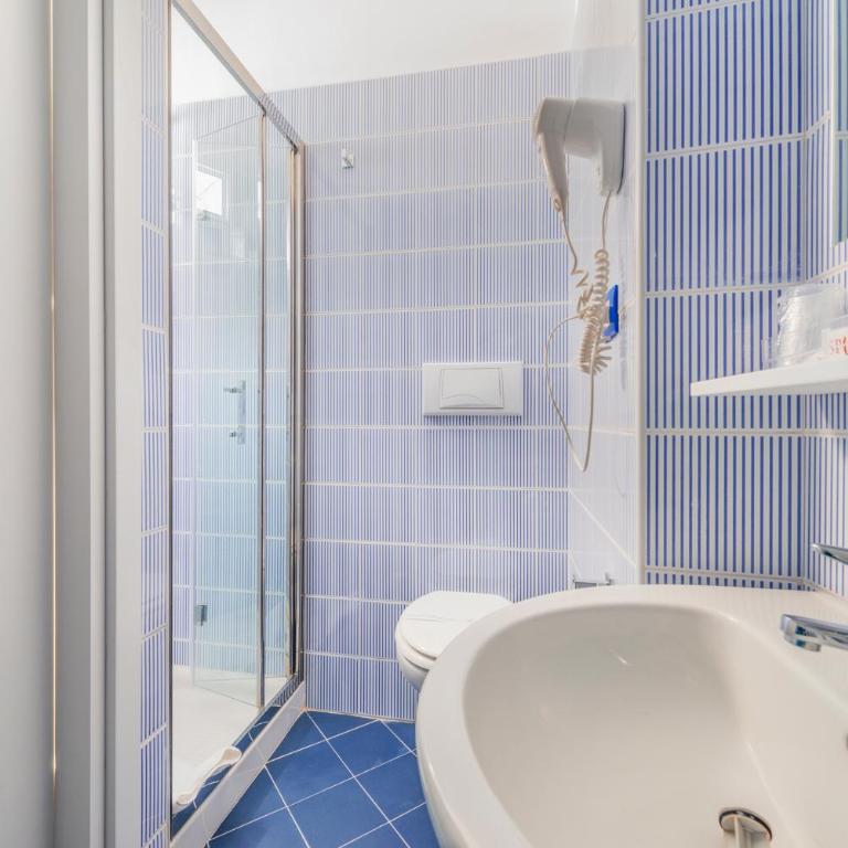 Hotel Spicy - Double or Twin Room with Sea View - 14