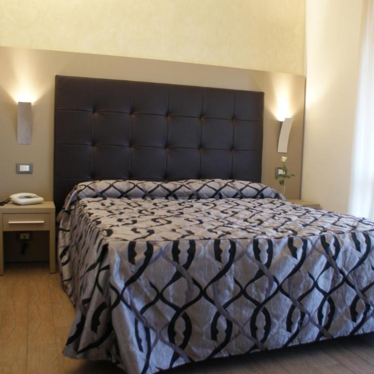 Hotel Michela - Camera Matrimoniale/Doppia con Letti Singoli - 16