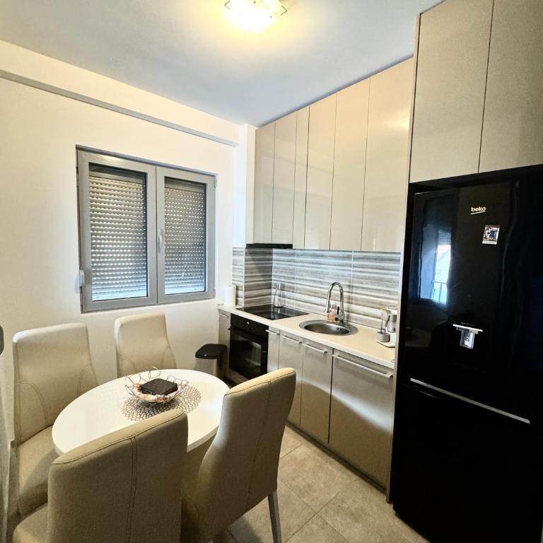 Apartment Central Budva - Two-Bedroom Apartment - 6
