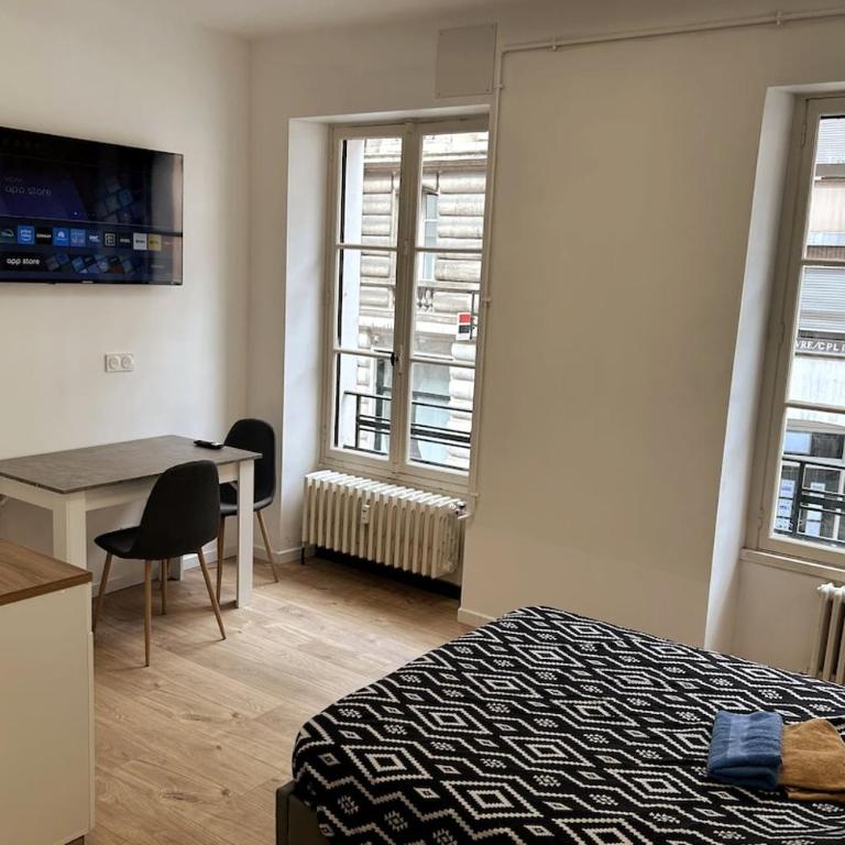 Studio lumineux hypercentre - One-Bedroom Apartment - 1