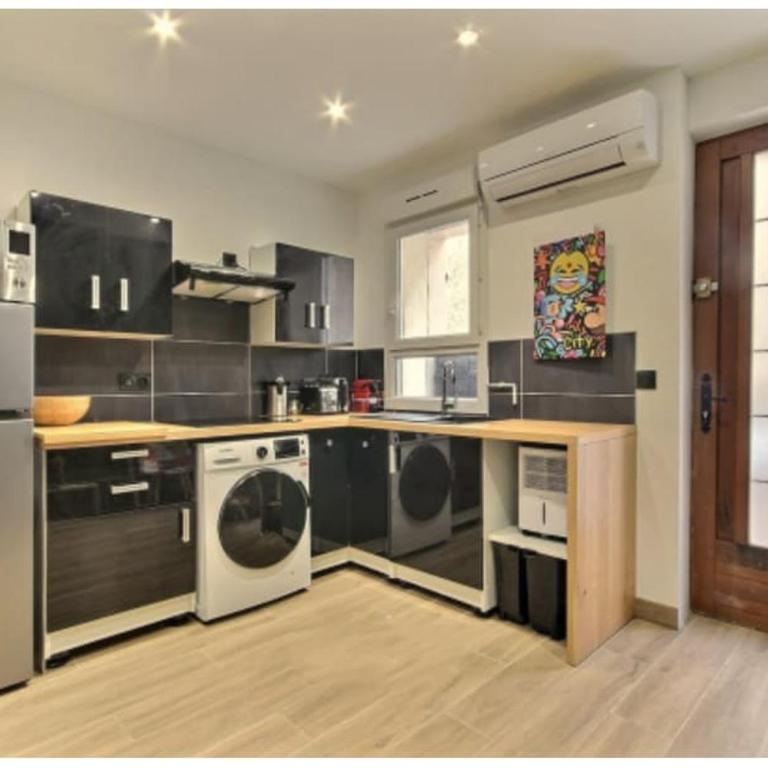 2 rooms 30 m2 full of charm, in the heart of the 7th arrondissement Marseille - Appartement 1 Chambre - 2