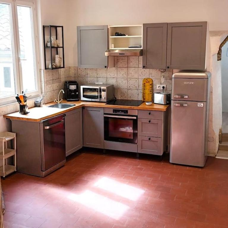 Pézenas historique appartement clim wifi 2 chambres 6 couchages - Appartement 3 Chambres - 3