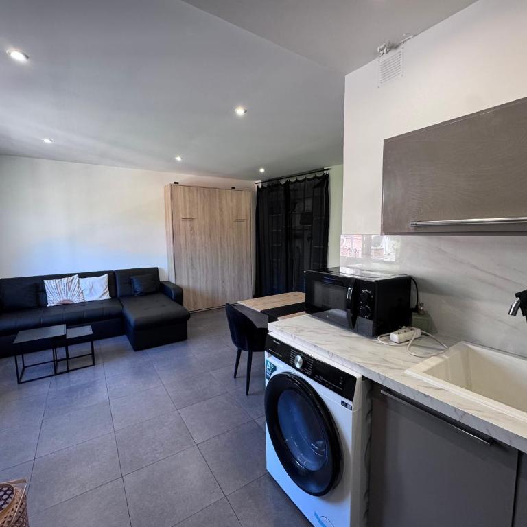 GRAND STUDIO RENOVE A CANNES IDEAL VACANCES et CONGRES - MER A PIED! - Appartement 1 Chambre - 13