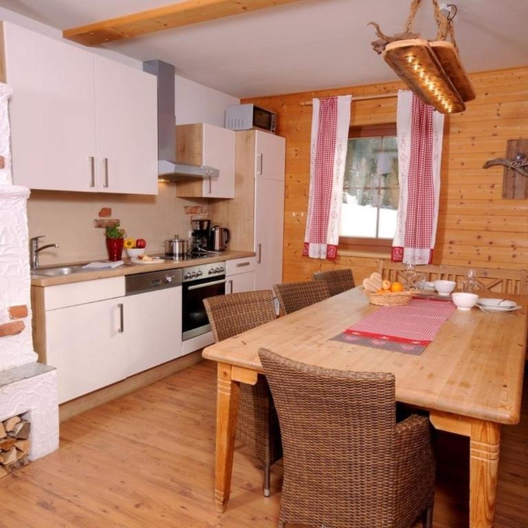 Almchalet am Katschberg - Ferienhaus - 1
