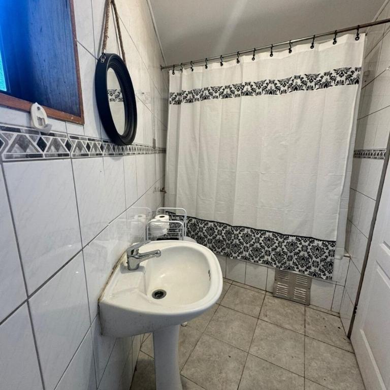 Acogedora casa - Three-Bedroom House - 9