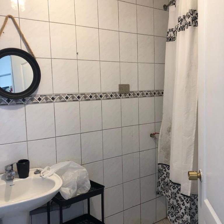 Acogedora casa - Three-Bedroom House - 10