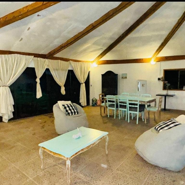 Acogedora casa - Three-Bedroom House - 14