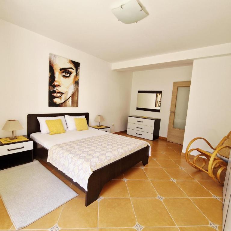 Apartments Andrija - Apartment with Garden View - 3