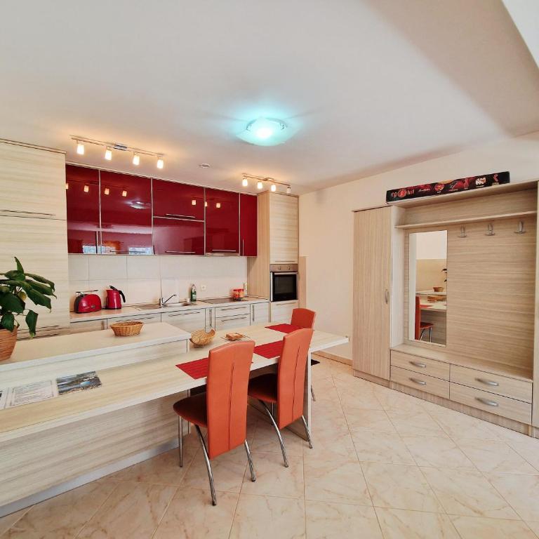 Apartments Andrija - Apartment with Garden View - 4