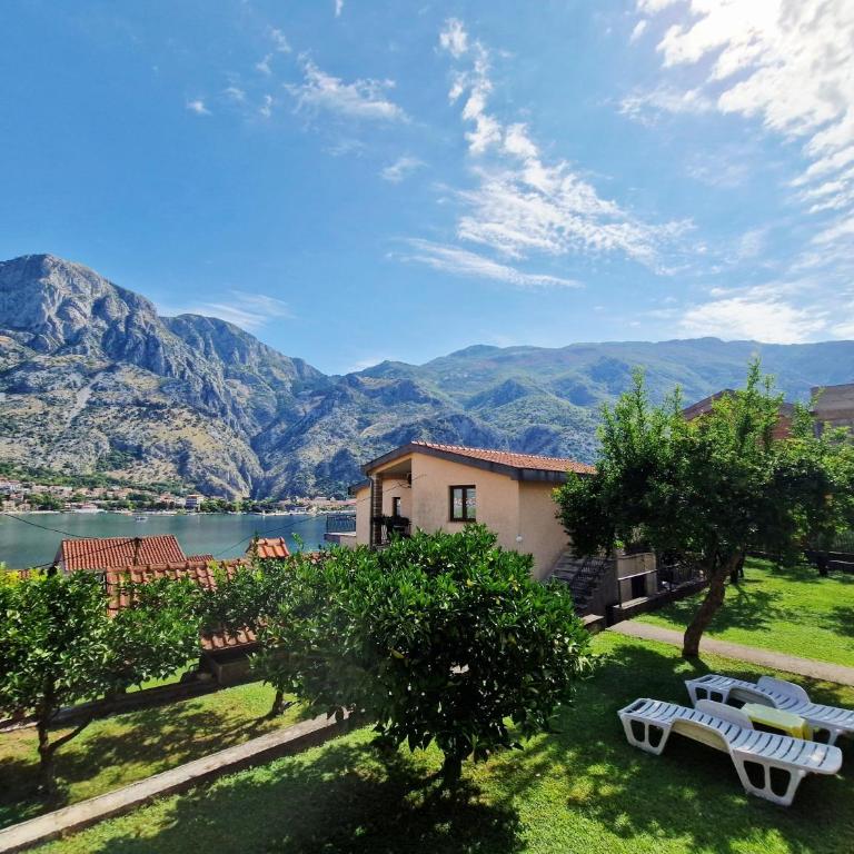 Apartments Andrija - Apartment with Garden View - 7