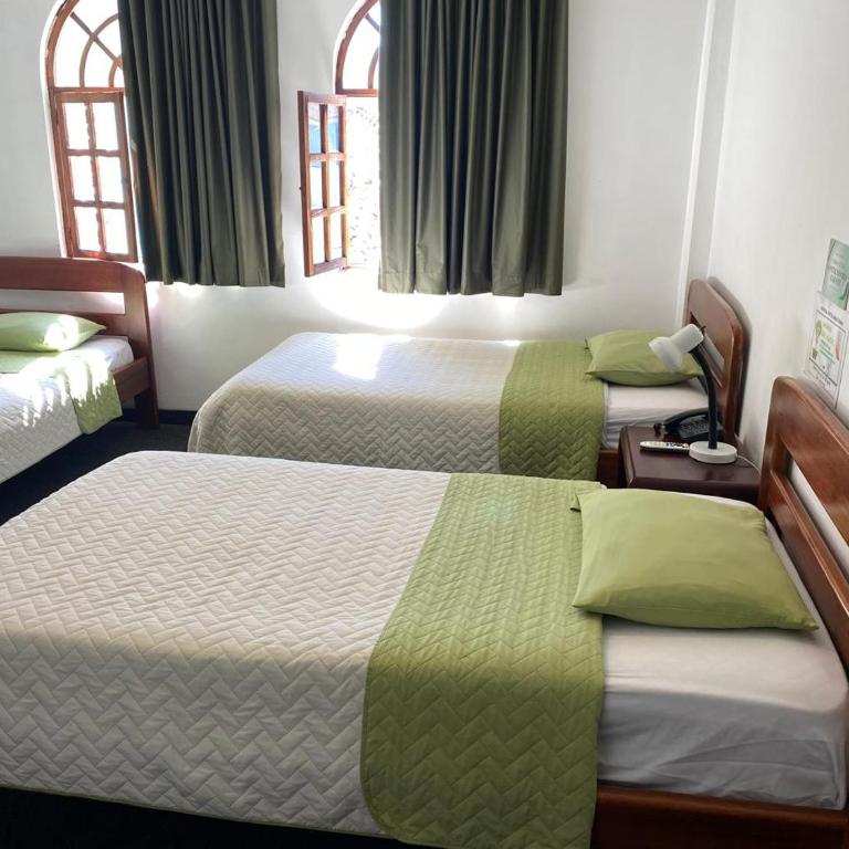 HOSTAL VISTA AMAZONAS - Habitación Triple - 1