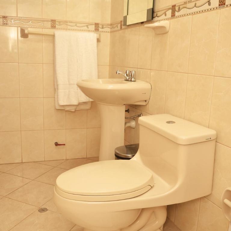 Hostel Esperanza - Triple Room with Bathroom - 3