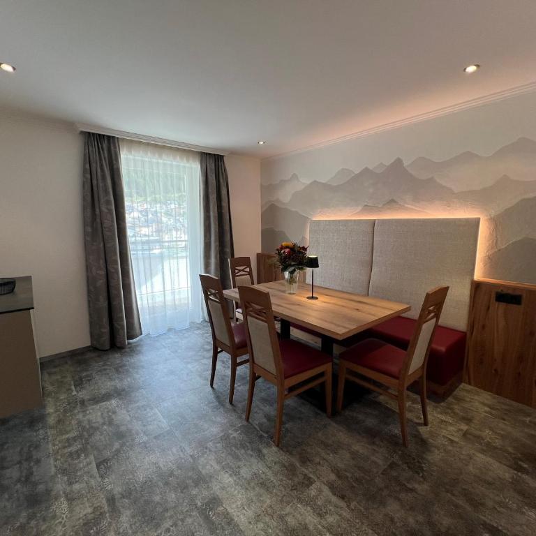 Jungmann Apartments - Apartment mit 3 Schlafzimmern und Balkon - 2