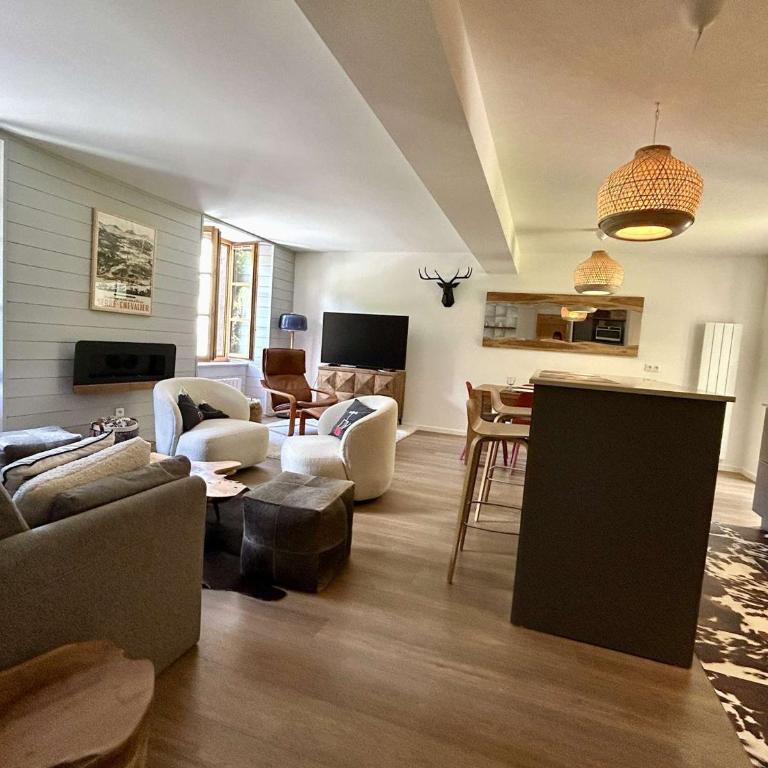 Appartement rénové 4 pièces, 6 couchages avec parking - Appartement 3 Chambres - 1