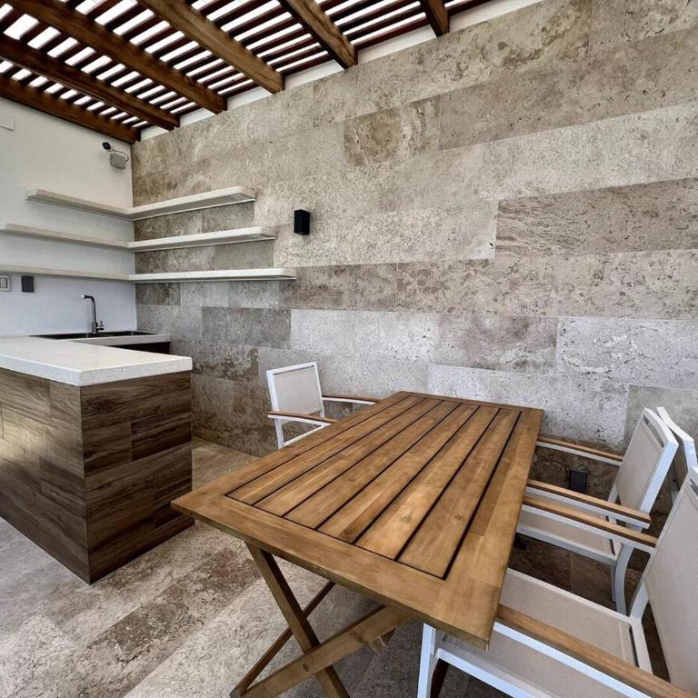 Luxury Condo in Centro Playa with Pool - One-Bedroom Apartment - 30