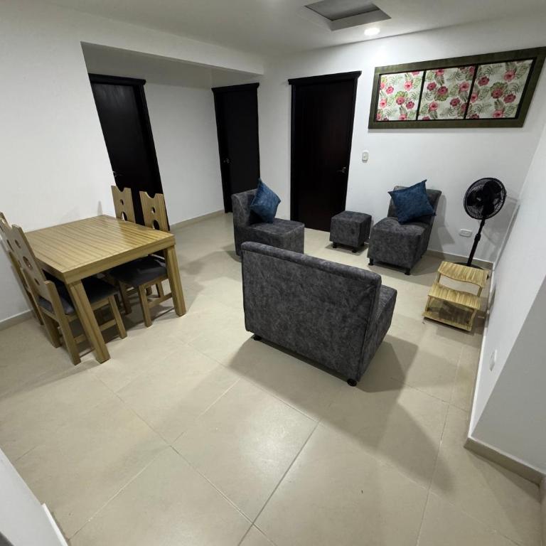 Aparta Hotel La Divisa Salento - Apartamento de 3 dormitorios - Planta Alta - 2