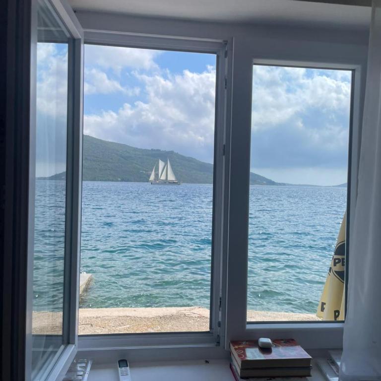 Kuća sa privatnom plazom - Two-Bedroom Apartment with Sea View - 8