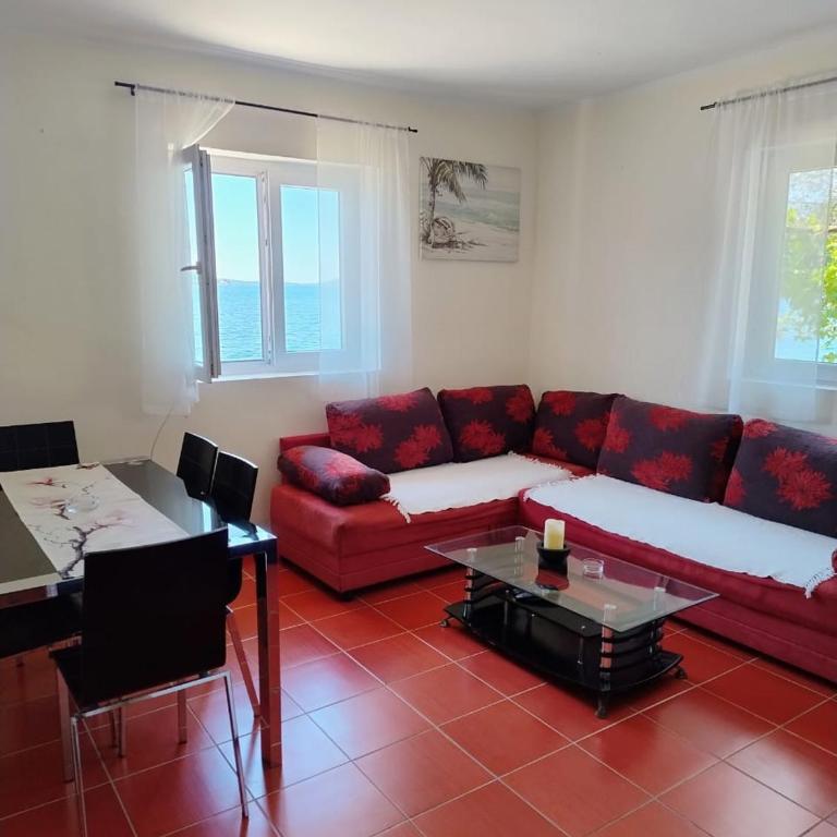 Kuća sa privatnom plazom - Two-Bedroom Apartment with Sea View - 12