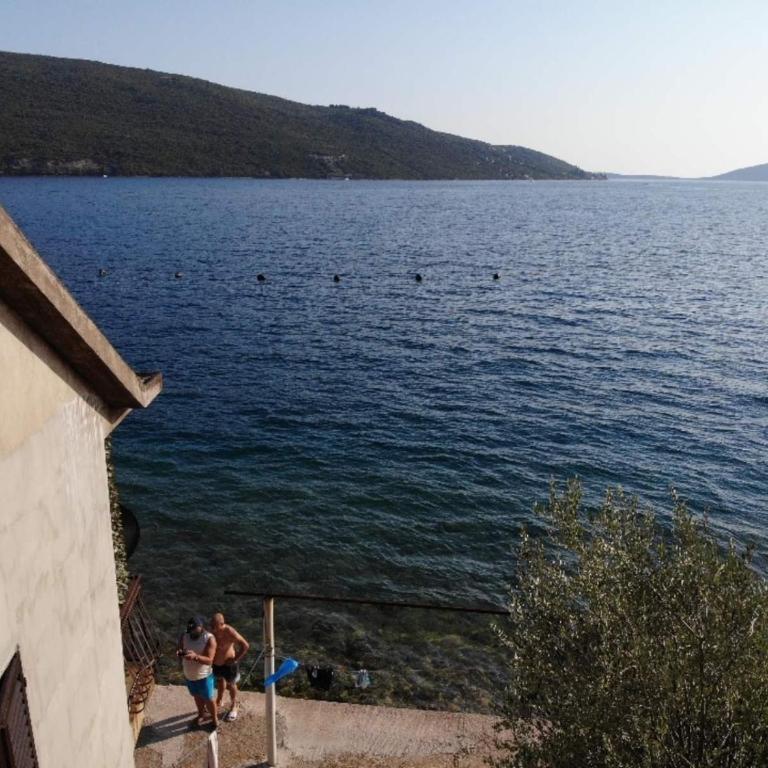 Kuća sa privatnom plazom - Two-Bedroom Apartment with Sea View - 14