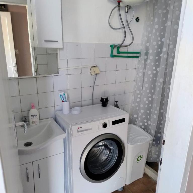 Kuća sa privatnom plazom - Two-Bedroom Apartment with Sea View - 21