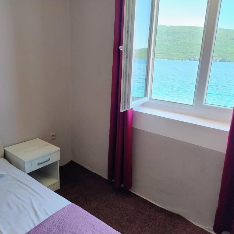 Kuća sa privatnom plazom - Two-Bedroom Apartment with Sea View - 23