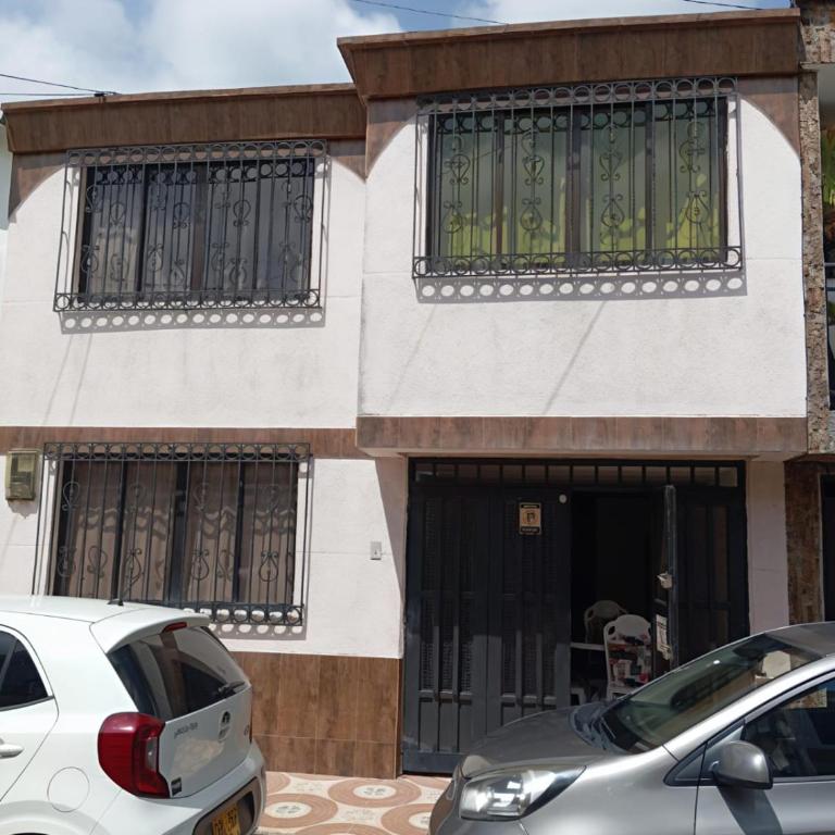 hogar Familar en Pereira, Cerca a Expofuturo, Estadio, Villa Olímpica - Three-Bedroom House - 30
