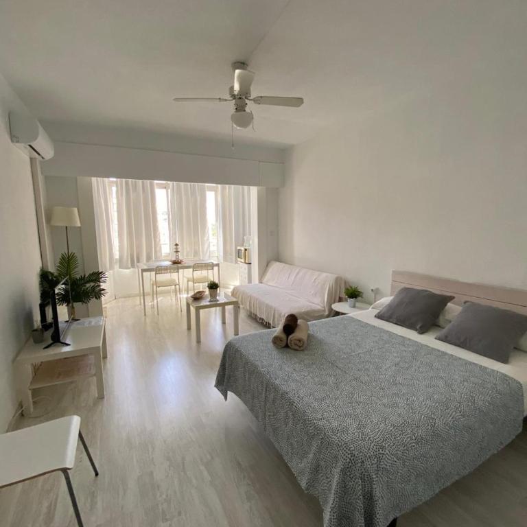 Torremolinos Centro Apartaestudio sin reformar súper precio - Apartamento de 1 dormitorio - 1
