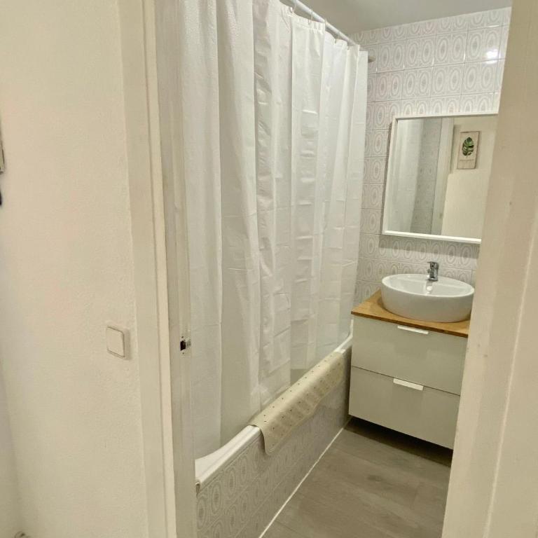 Torremolinos Centro Apartaestudio sin reformar súper precio - Apartamento de 1 dormitorio - 9