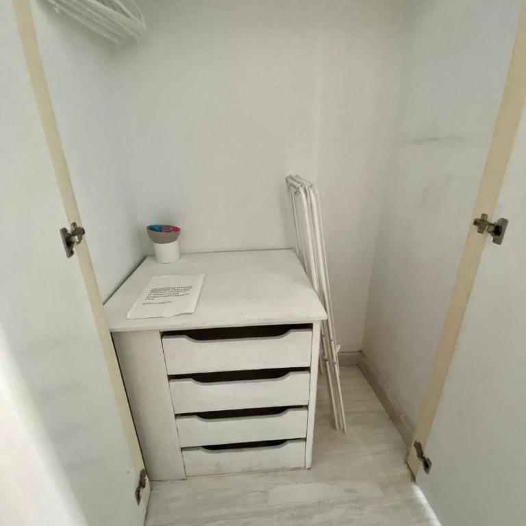Torremolinos Centro Apartaestudio sin reformar súper precio - Apartamento de 1 dormitorio - 11