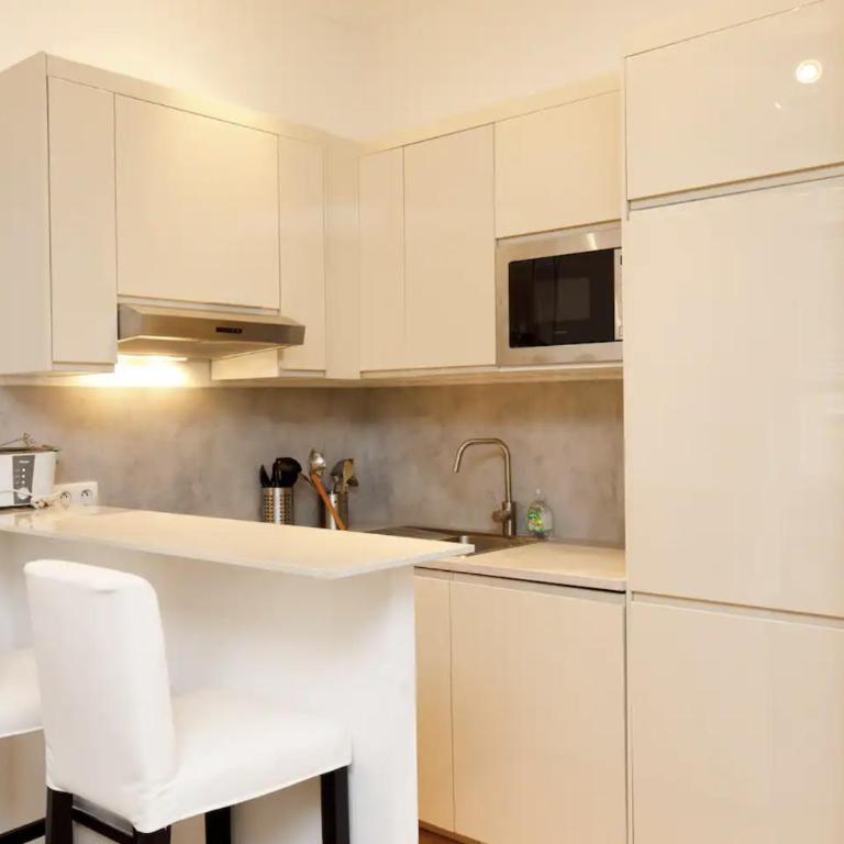 Appartement centre-ville à 5 min du palais des festivals - Apartment mit 1 Schlafzimmer - 3