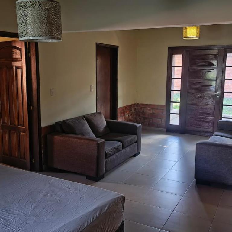 Lovely Home Near the Airport and Business District - One-Bedroom House - 11
