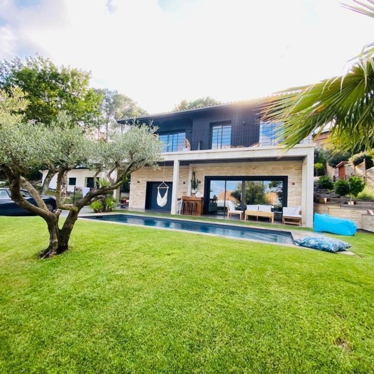 Villa de luxe avec piscine et vue imprenable sur le lac - Villa - Vue sur Mer - 5