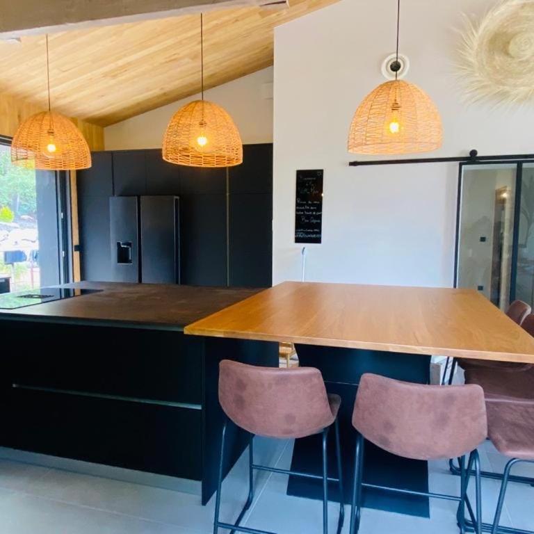 Villa de luxe avec piscine et vue imprenable sur le lac - Villa - Vue sur Mer - 21