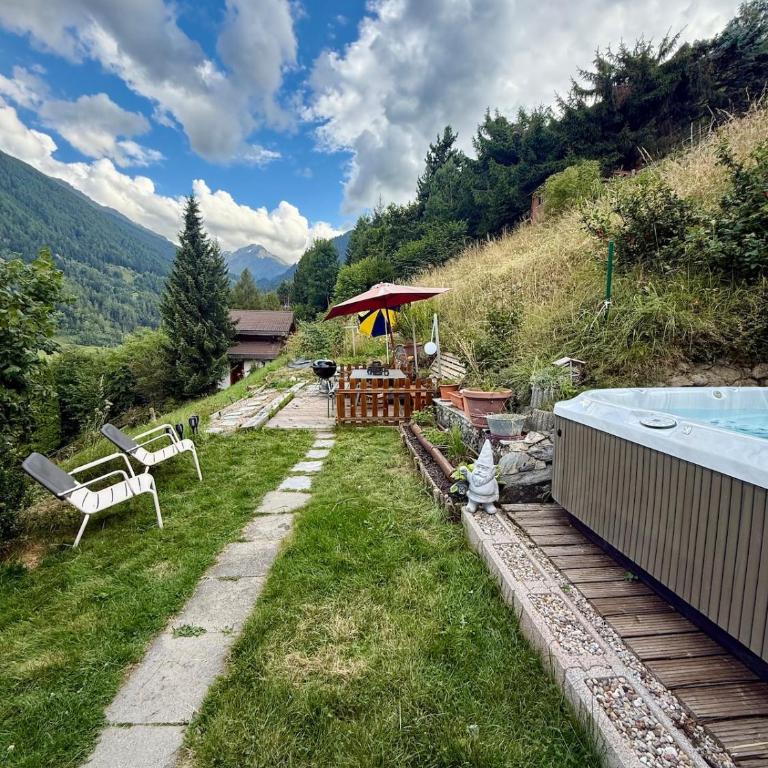 Chalet Opalpin Lodge & Spa, vue montagne et jacuzzi - Chalet - 10