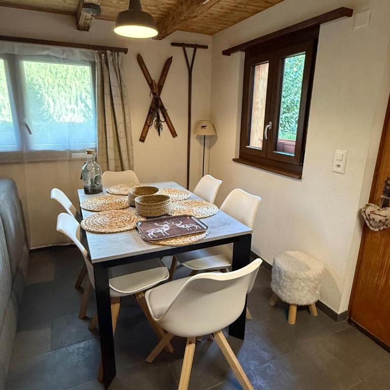 Chalet Opalpin Lodge & Spa, vue montagne et jacuzzi - Chalet - 25
