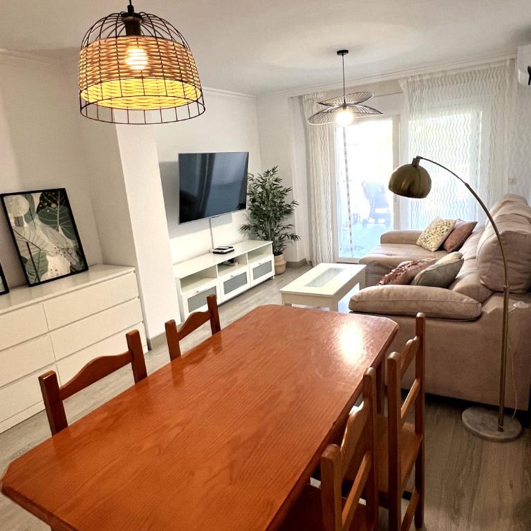 Alhambra Tropical - Terraza Oasis Smart TV y Relax a 7min de la Playa - Apartamento de 2 dormitorios - 5