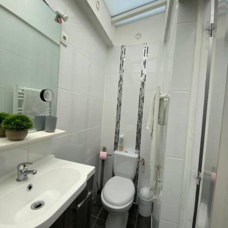 Duplex cosy à quelles minutes à pied du centre ville - One-Bedroom Apartment - 8