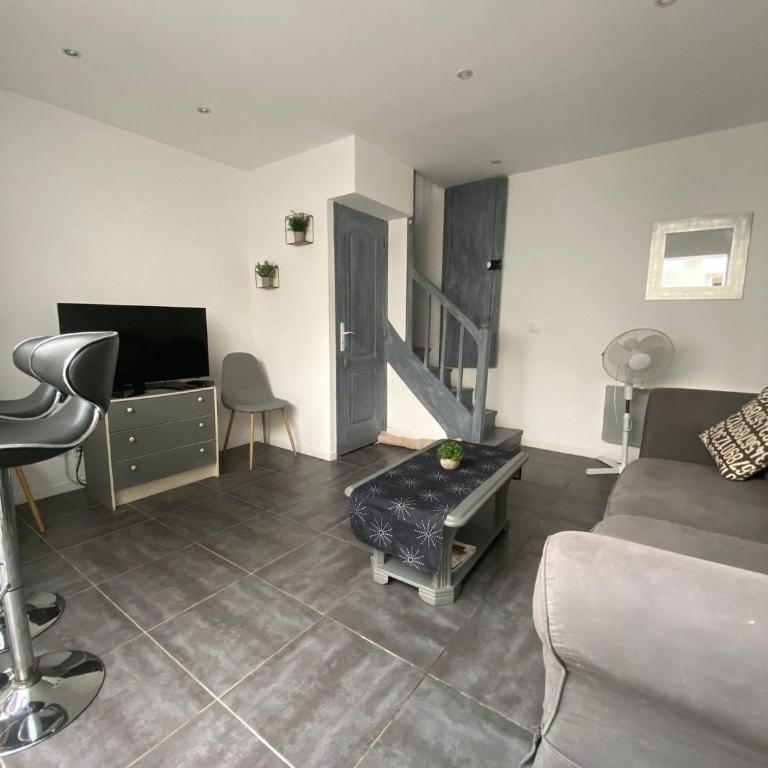 Duplex cosy à quelles minutes à pied du centre ville - One-Bedroom Apartment - 9