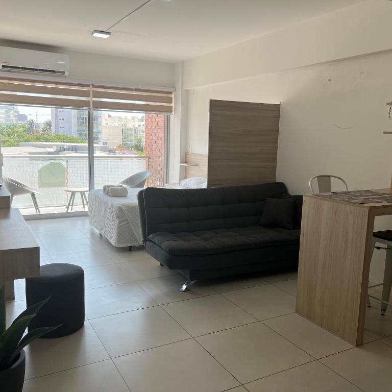 ZONA VIP elegante y comodo APARTAMENTO FAMILIAR CON BALCON y hermosa vista a la calle, canal isuto zona equipetrol - Apartamento de 1 dormitorio - 42