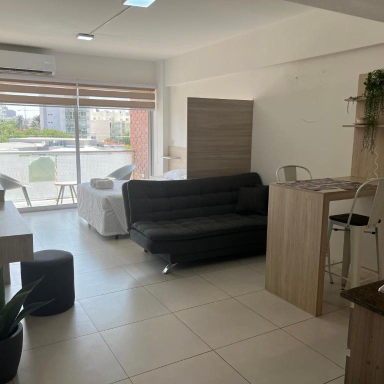 ZONA VIP elegante y comodo APARTAMENTO FAMILIAR CON BALCON y hermosa vista a la calle, canal isuto zona equipetrol - Apartamento de 1 dormitorio - 38