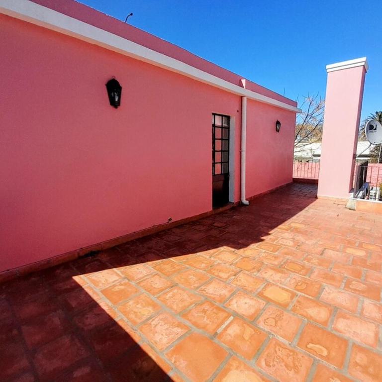 La Casa Rosada del Barrio Histórico - Three-Bedroom House - 34