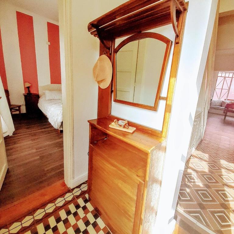 La Casa Rosada del Barrio Histórico - Three-Bedroom House - 15